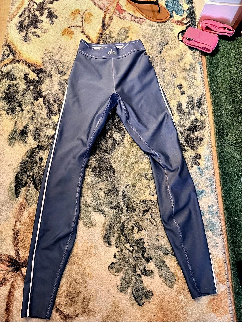alo Airlift High-Waist Suit Up Legging High-Waist Leggings in Blue Like New